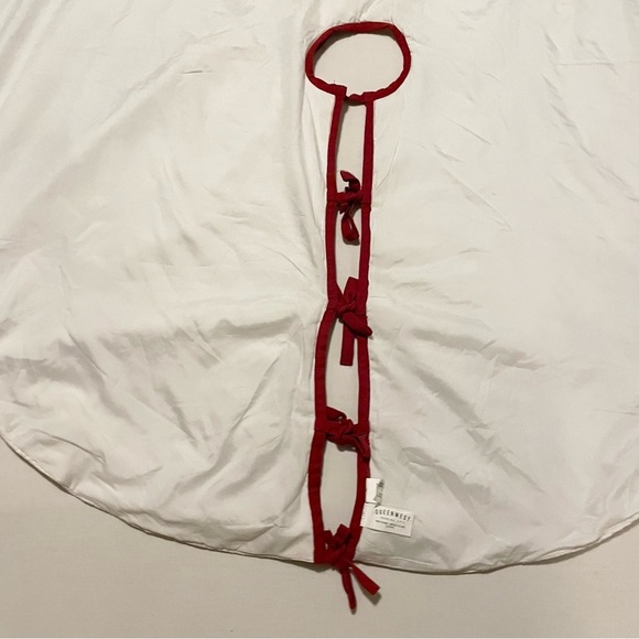 Queenwest Festive Penguin Christmas Tree Skirt - Picture 12 of 16